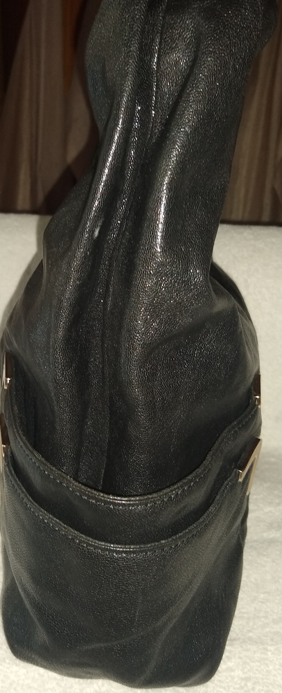Michael Kors Beverly black leather hobo. - Picture 5 of 13